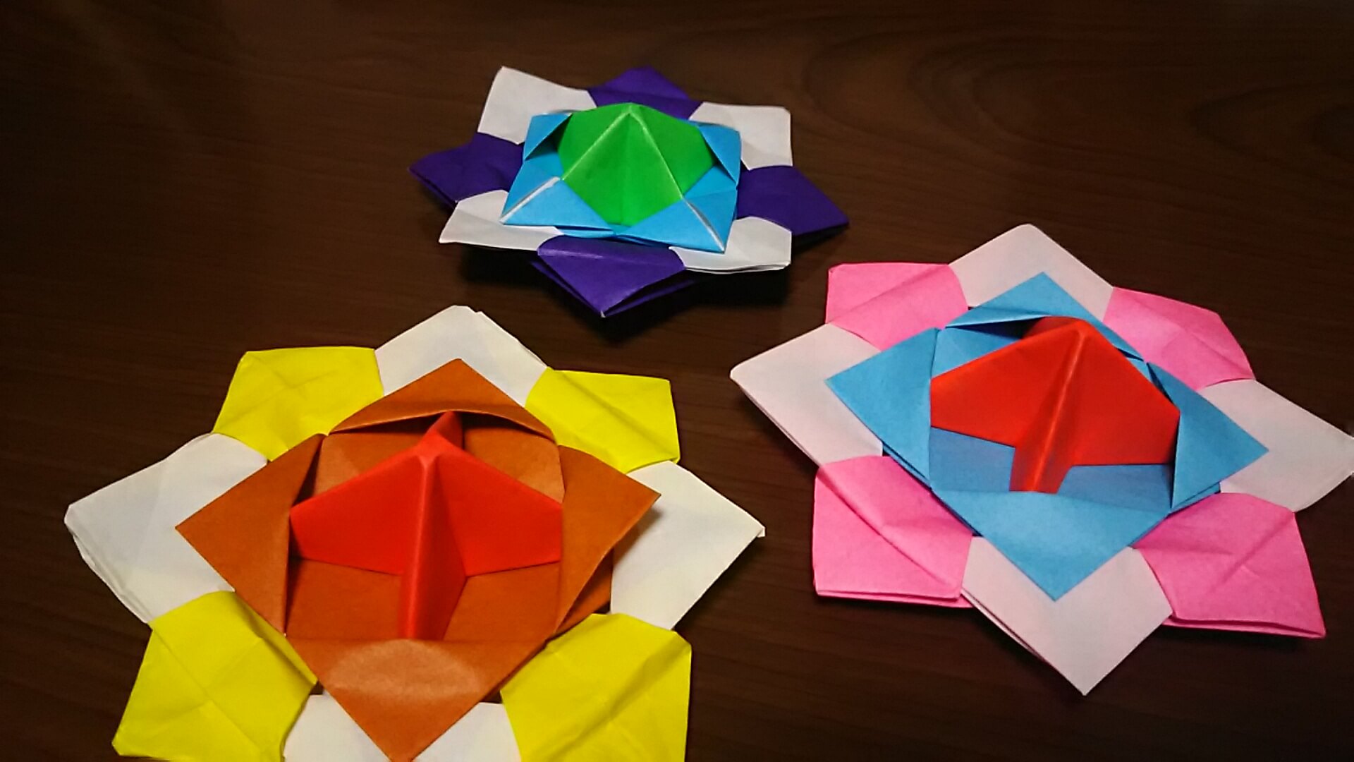 折り紙3枚でこまの折り方を簡単に画像で説明！4歳の息子と折ってみた